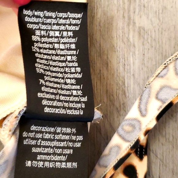 Pink Victoria's Secret Leopard Padded Ultimate Sports Bra NWOT - Picture 5 of 5